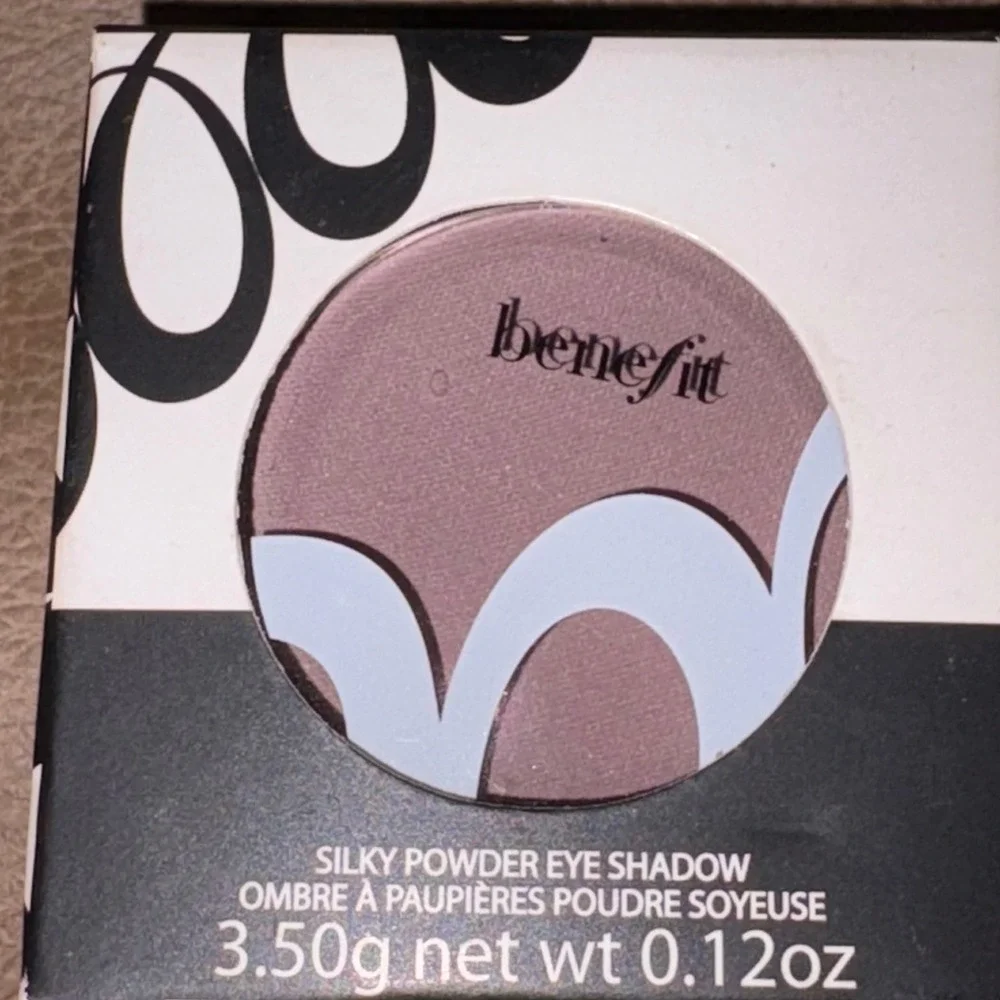 Benefit silky powder
